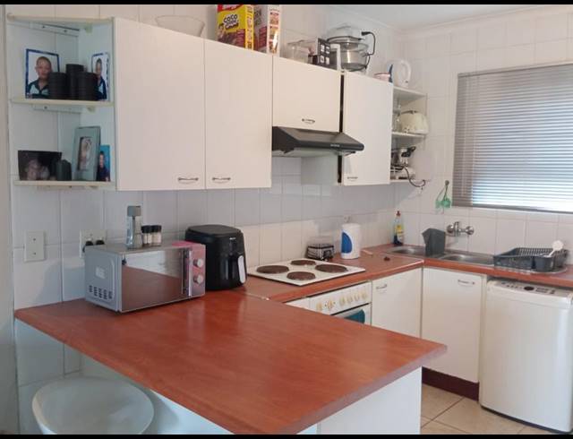 2 BEDROOM PROPERTY TO RENT IN SONSTRAAL HEIGHTS